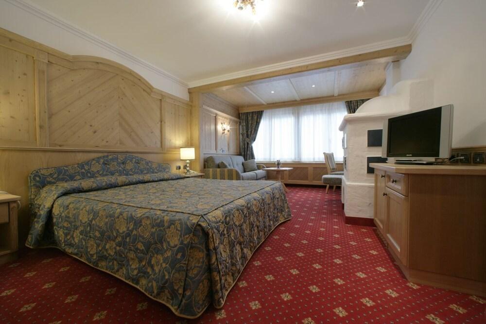 Alpen Hotel Corona 비고디파사 외부 사진