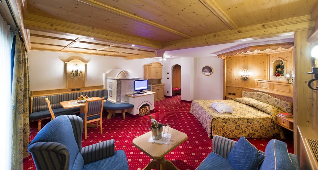 Alpen Hotel Corona 비고디파사 외부 사진