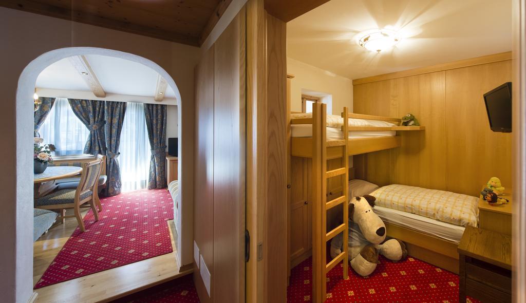 Alpen Hotel Corona 비고디파사 객실 사진