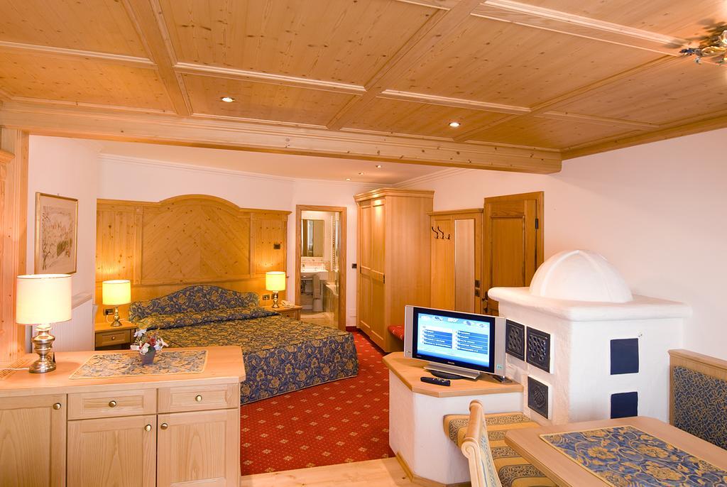 Alpen Hotel Corona 비고디파사 외부 사진